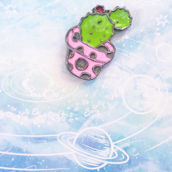 ✨ Cactus Pin ✨ - Picture 3 of 5